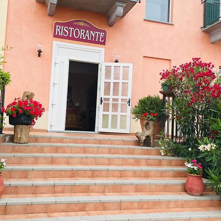 Hotel Ristorante Borgovecchio Montegrosso d'Asti Экстерьер фото