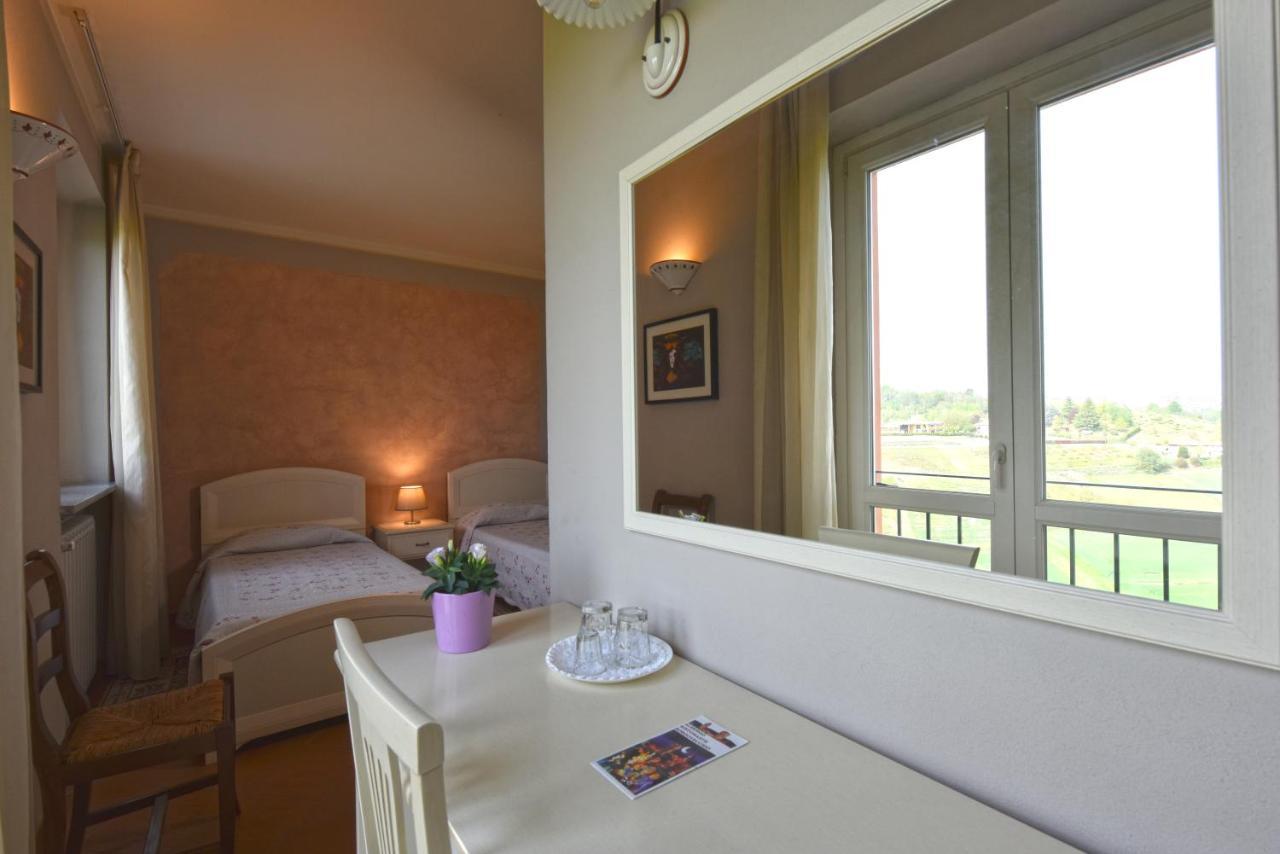 Hotel Ristorante Borgovecchio Montegrosso d'Asti Экстерьер фото